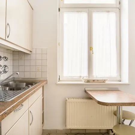 Charming Apartment *