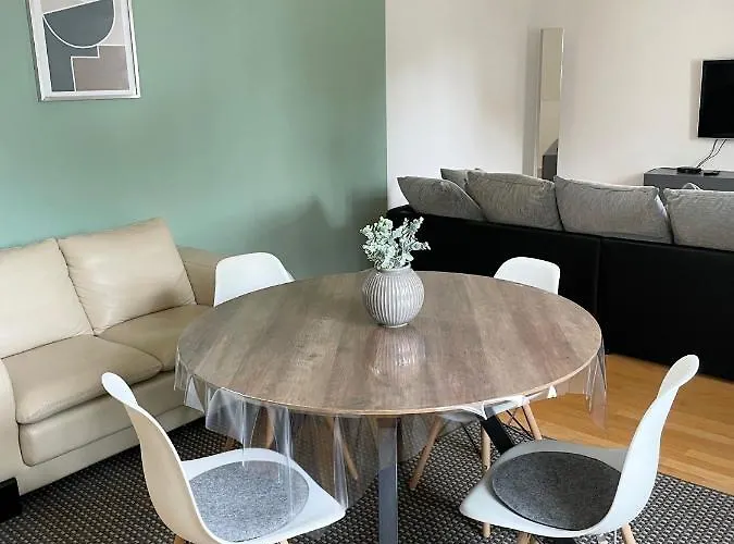 Charming Apartment *