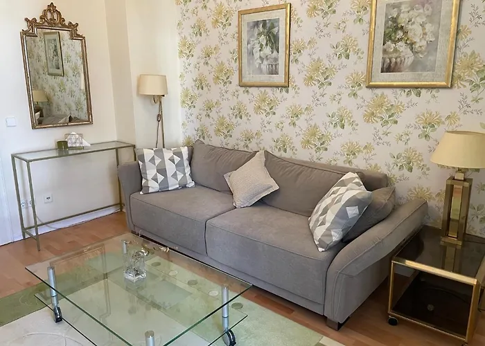 Charming Apartment *