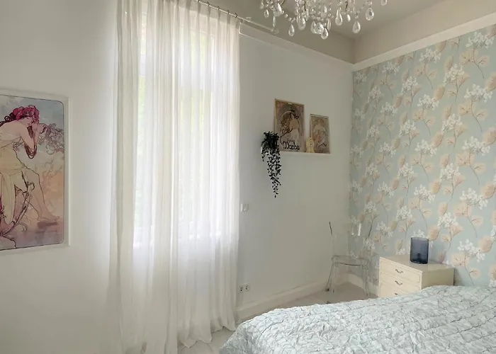 Charming Apartment *