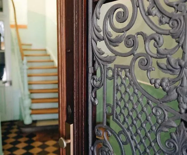 Charming Apartment *